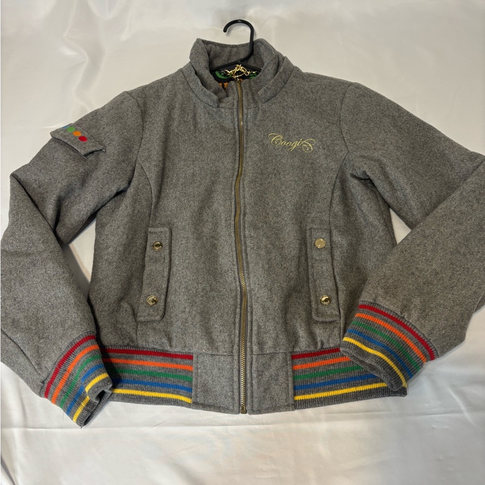 COOGI Gray and Red Puffer Jacket with Urban Style